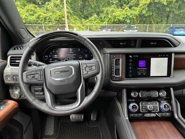 Used 2024 GMC Yukon XL Denali Ultimate image 6
