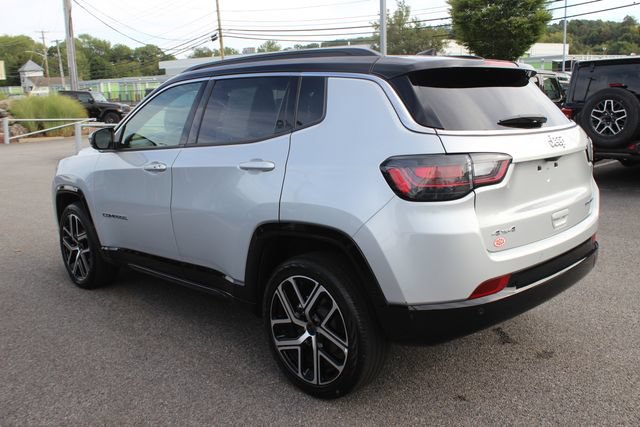 Used 2025 Jeep Compass Limited w/ Elite Group AWD/4WD image 28