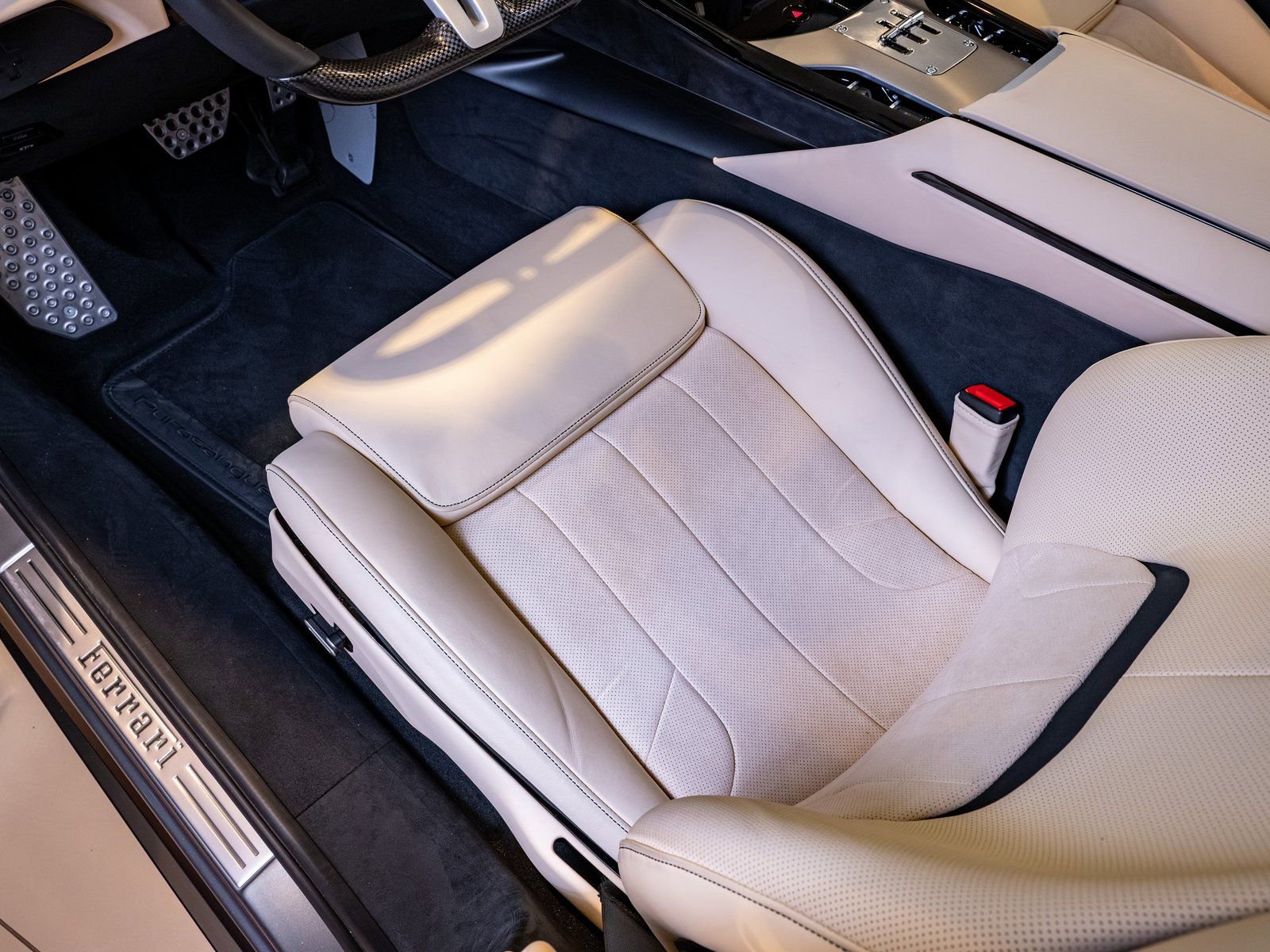 Certified 2025 Ferrari Purosangue image 10