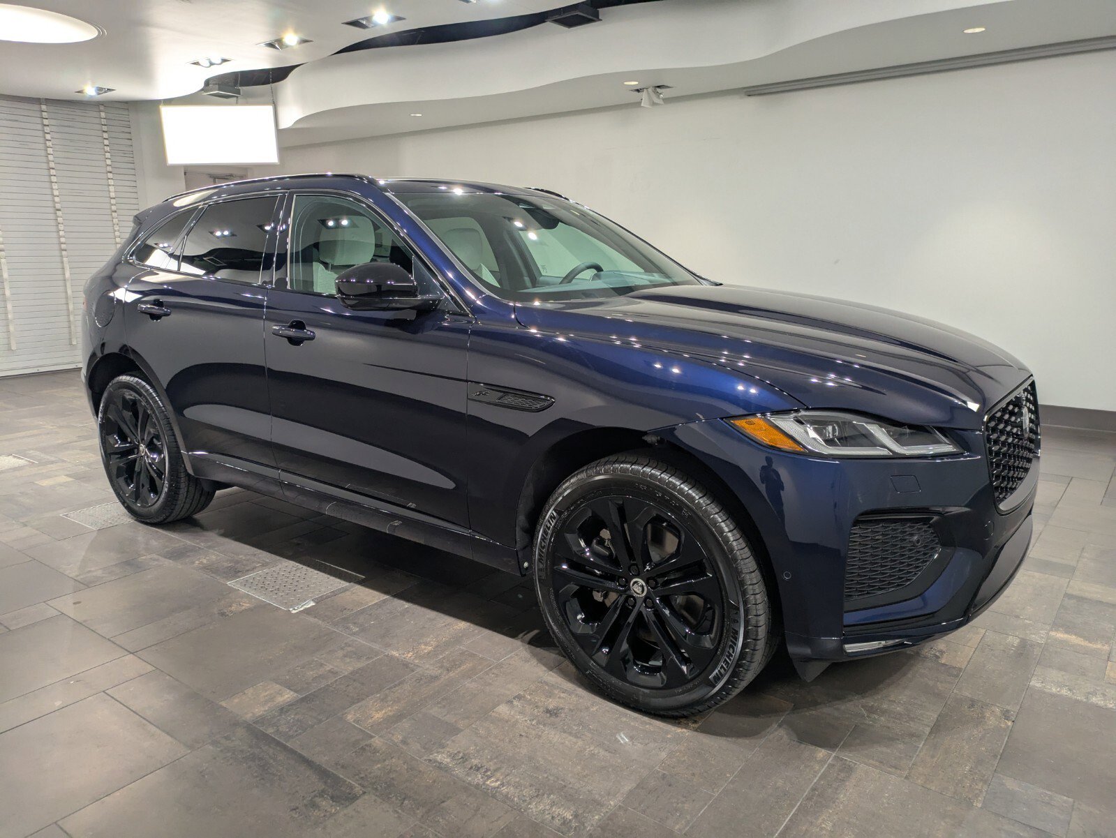 New 2026 Jaguar F-PACE R-Dynamic S image 27
