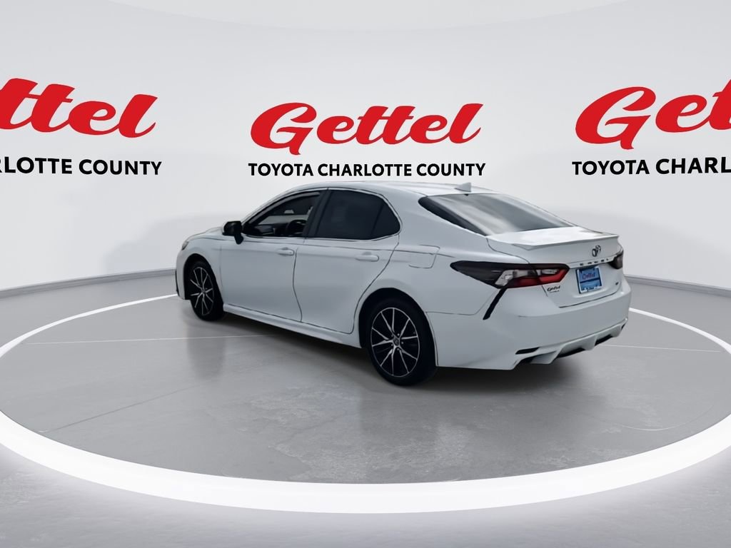Used 2023 Toyota Camry SE image 6