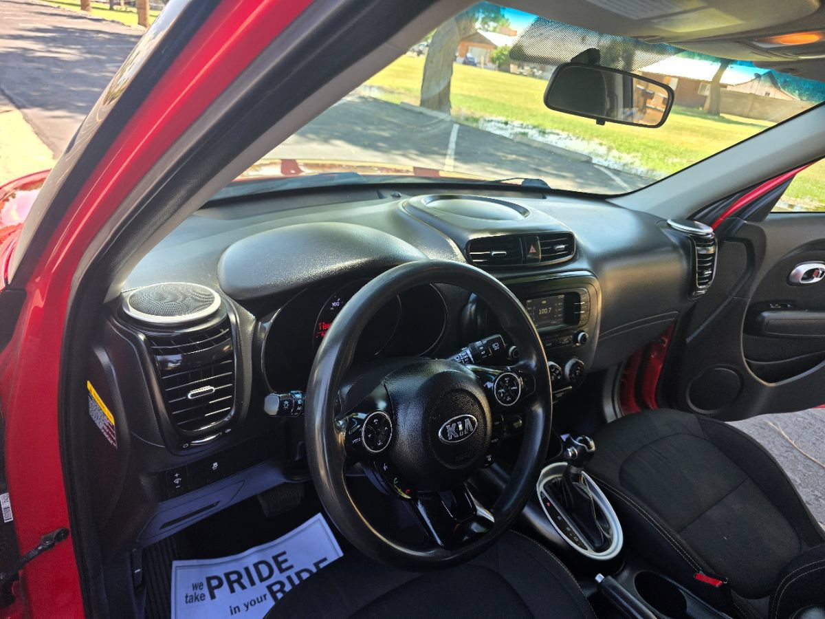 Used 2016 Kia Soul + FWD image 16