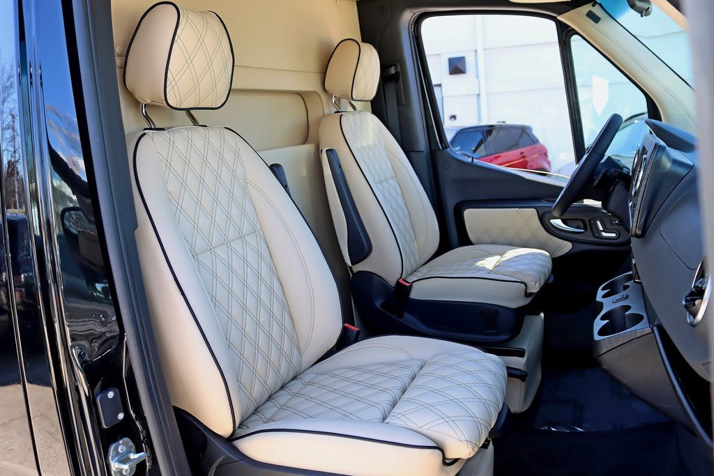 Used 2024 Mercedes-Benz Sprinter 3500 image 30