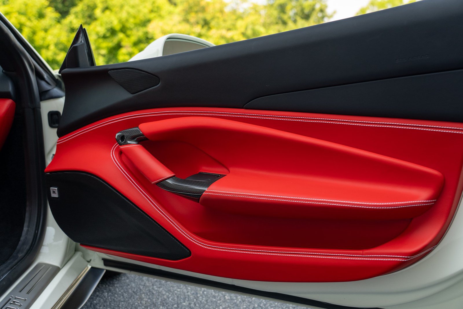 Used 2022 Ferrari F8 Tributo RWD image 52