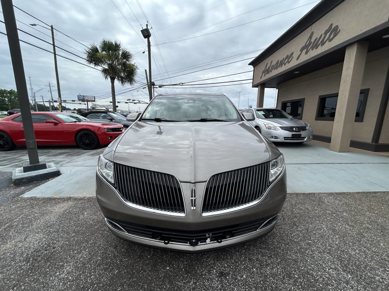 Used 2016 Lincoln MKT AWD w/ Equipment Group 201A image 2