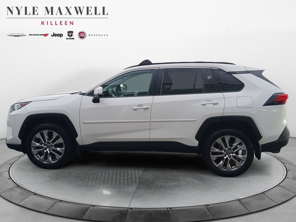 Used 2020 Toyota RAV4 XLE Premium FWD image 13
