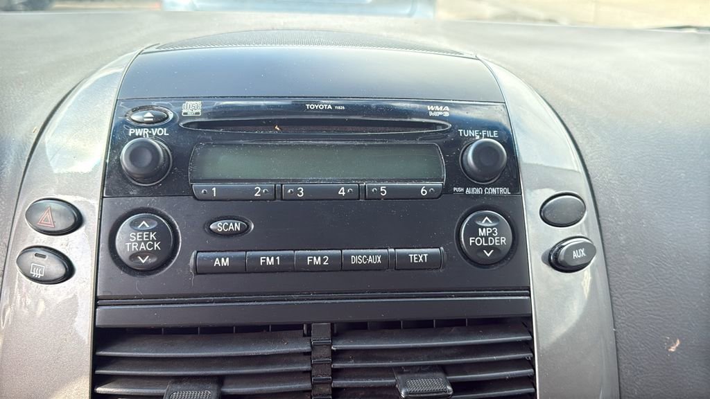 Used 2010 Toyota Sienna CE FWD image 8