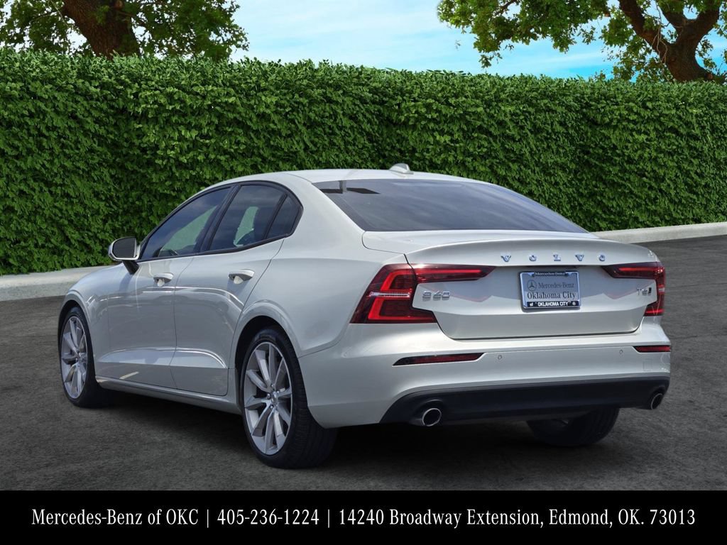 Used 2020 Volvo S60 T6 Momentum AWD/4WD image 5