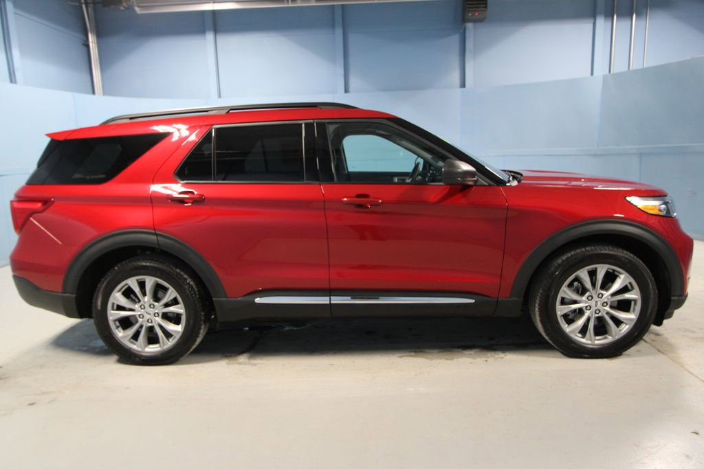 Used 2023 Ford Explorer XLT w/ Equipment Group 202A image 33