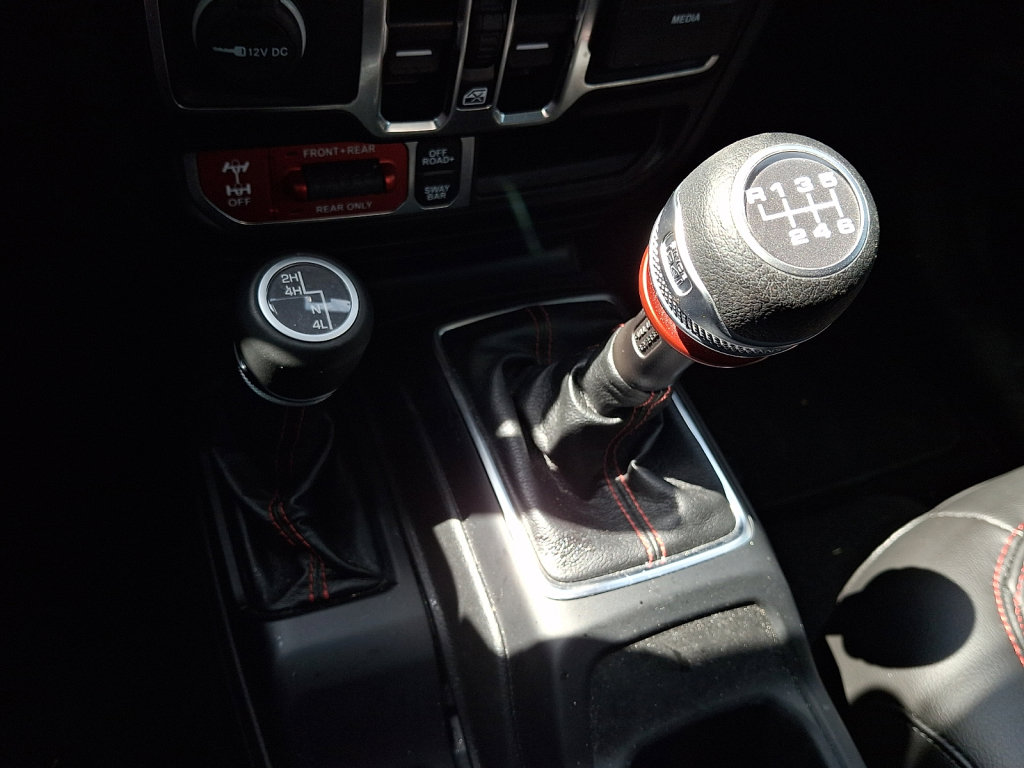 Used 2022 Jeep Wrangler Unlimited Rubicon w/ Steel Bumper Group image 30