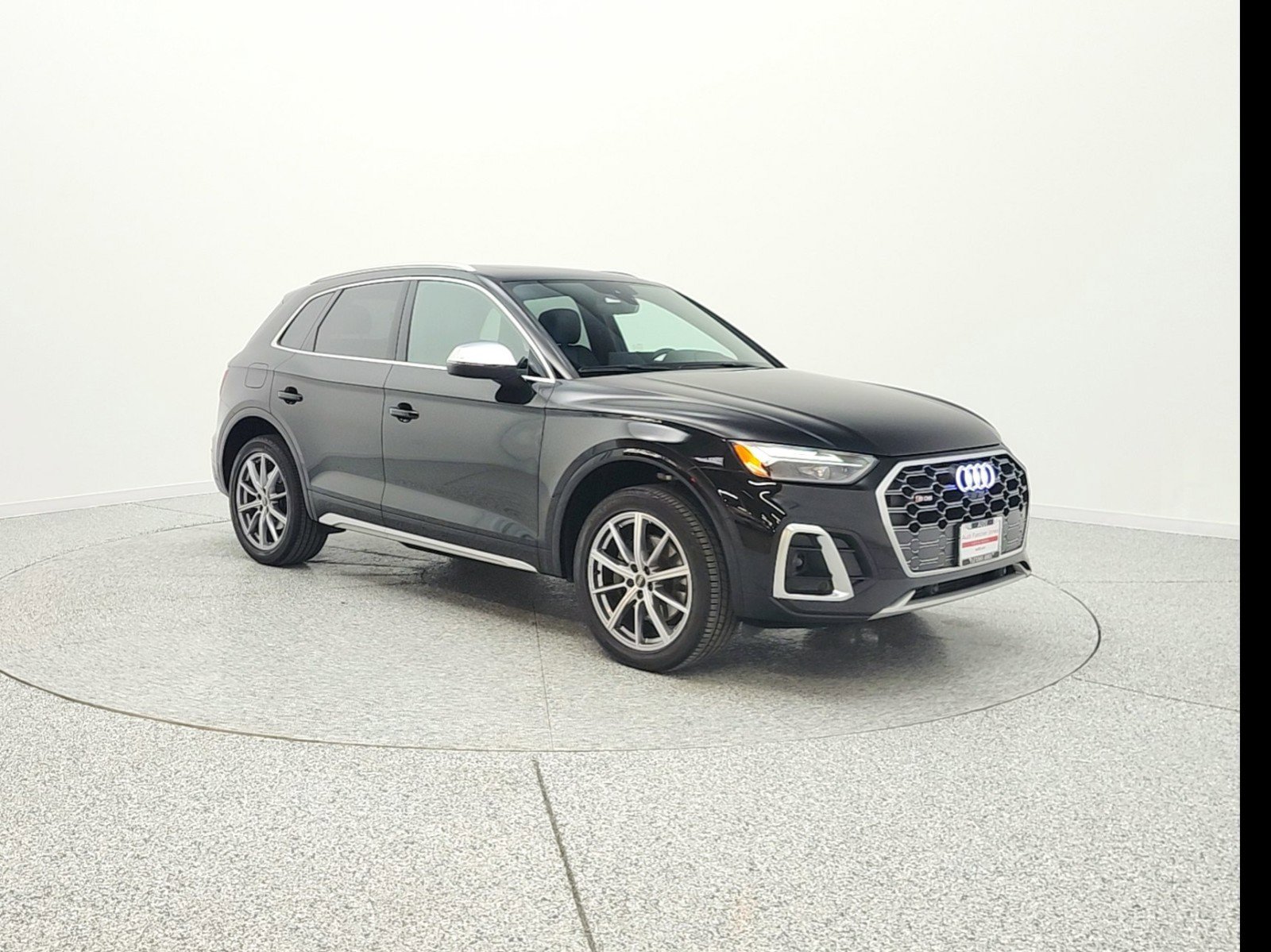 Used 2023 Audi SQ5 Premium Plus w/ Premium Plus Package image 3