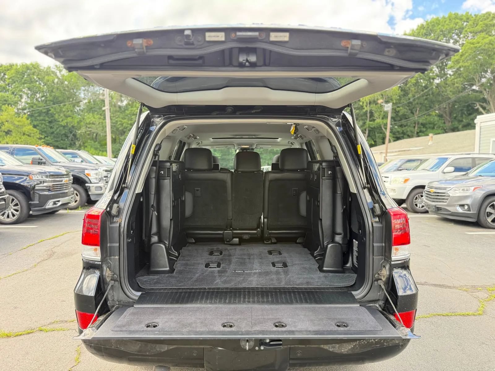 Used 2016 Toyota Land Cruiser w/ Four Season Floor Mat Package AWD/4WD image 19