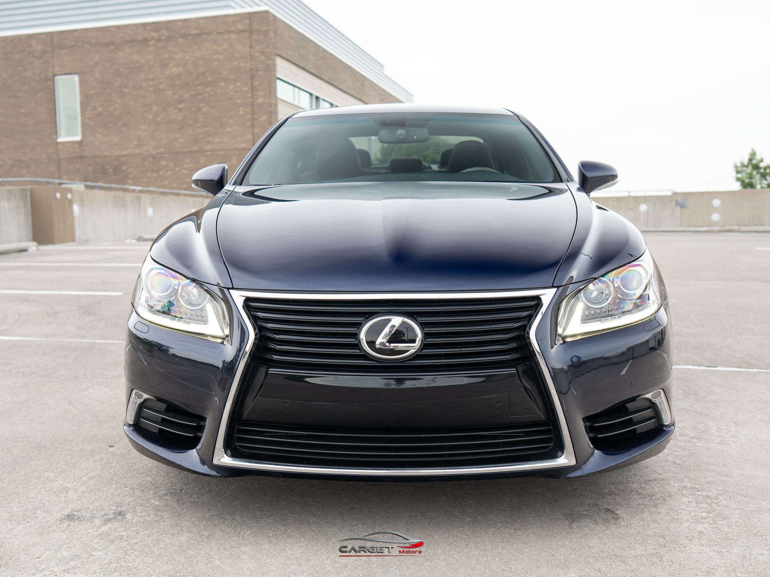 Used 2017 Lexus LS 460 RWD image 2