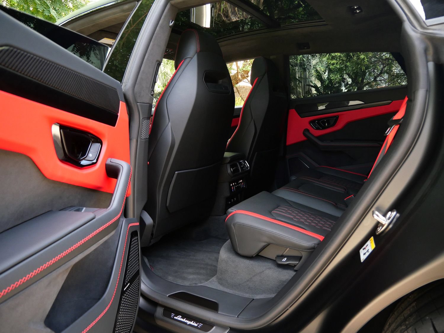 Used 2025 Lamborghini Urus S AWD/4WD image 19