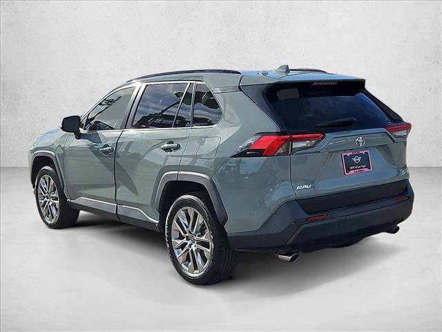 Used 2021 Toyota RAV4 XLE Premium image 8