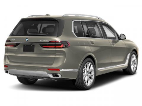 Used 2023 BMW X7 M60i image 2
