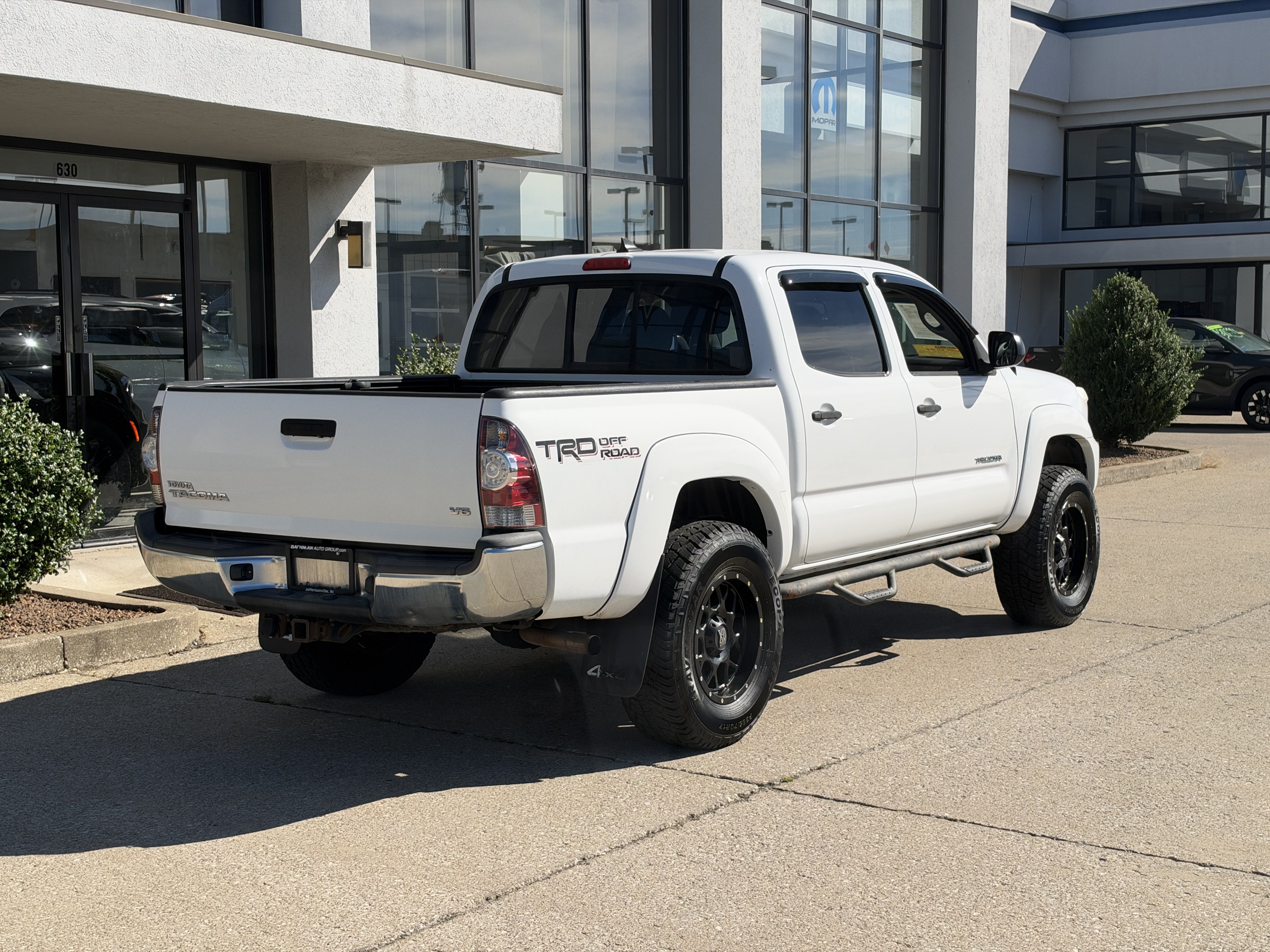 Used 2014 Toyota Tacoma 4x4 Double Cab w/ TRD Off-Road Package image 4