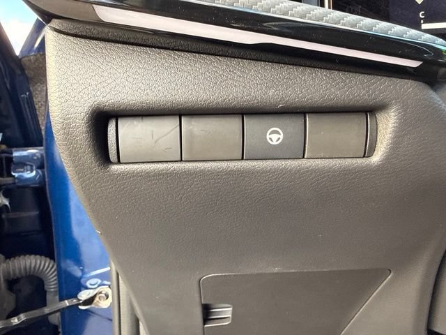 Used 2025 Nissan Kicks SR AWD/4WD image 22