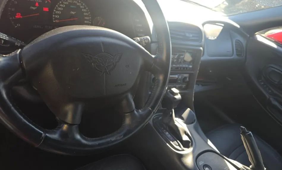 Used 2003 Chevrolet Corvette Coupe image 11