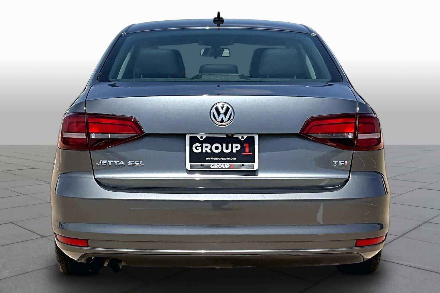 Used 2016 Volkswagen Jetta SEL w/ Lighting Package FWD image 5