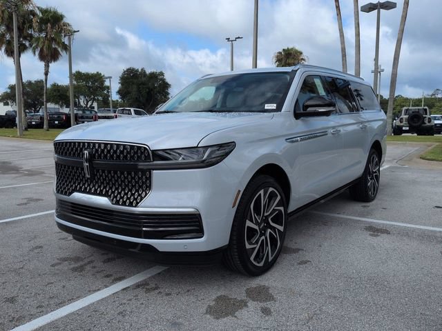 New 2026 Lincoln Navigator L Reserve AWD/4WD image 8