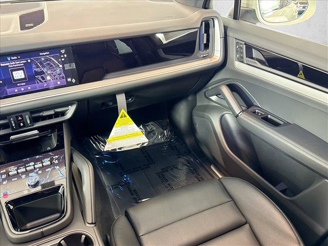 Certified 2026 Porsche Cayenne AWD/4WD image 21