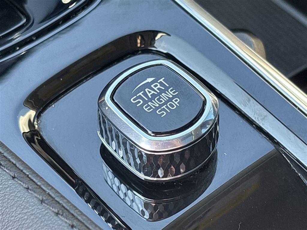 Used 2023 Volvo XC90 T8 Plus AWD/4WD image 16