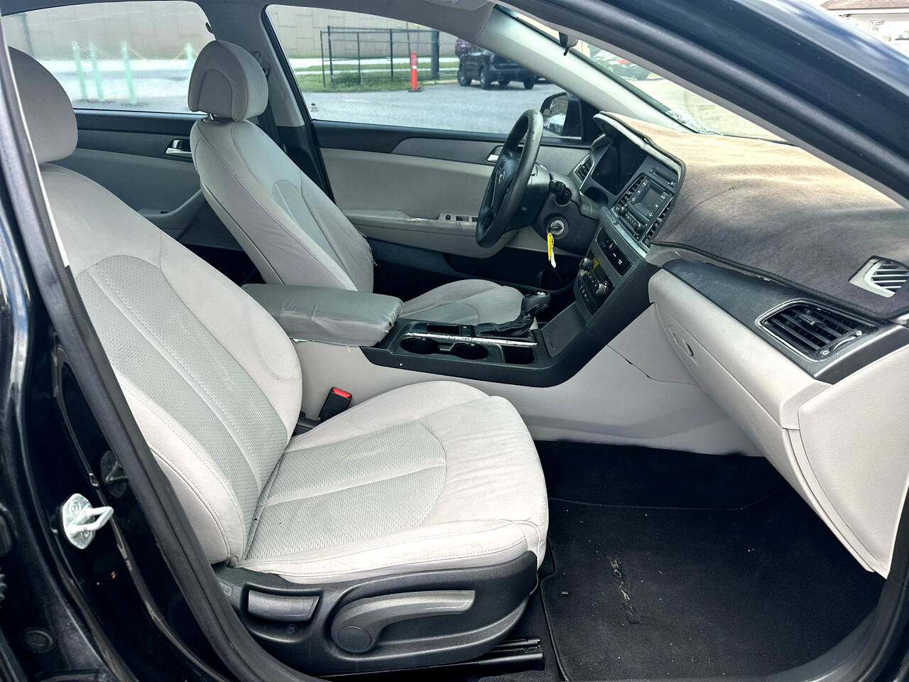 Used 2015 Hyundai Sonata SE image 16