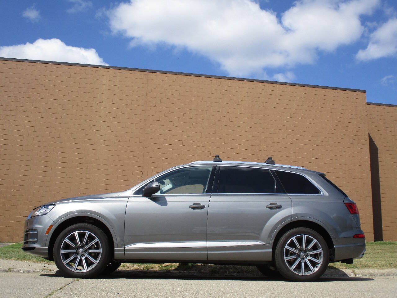 Used 2017 Audi Q7 3.0T Prestige AWD/4WD image 32