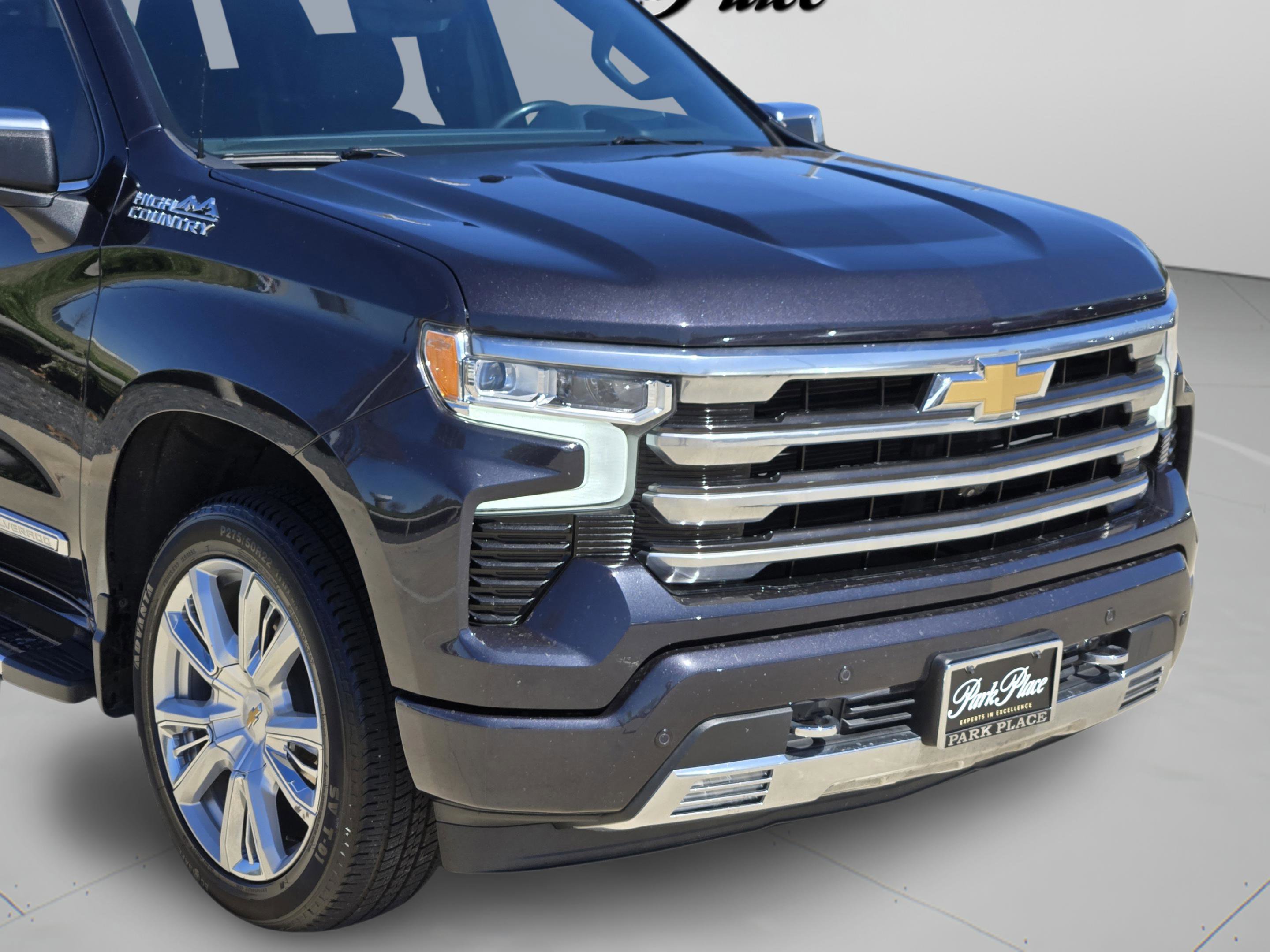 Used 2023 Chevrolet Silverado 1500 High Country w/ Technology Package image 7