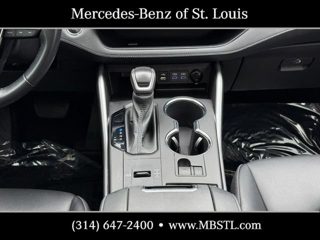 Used 2022 Toyota Highlander XLE FWD image 17