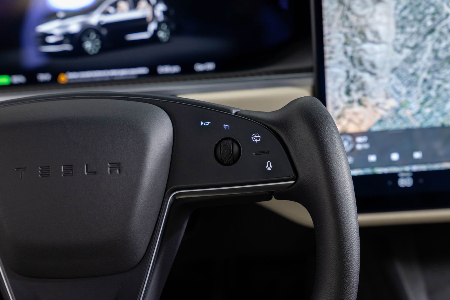 Used 2023 Tesla Model X Plaid image 40