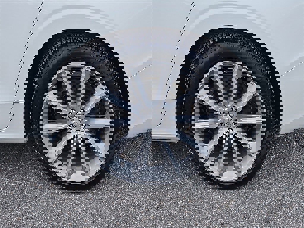 Used 2020 Volvo S60 T6 Momentum w/ Protection Package Premier image 8