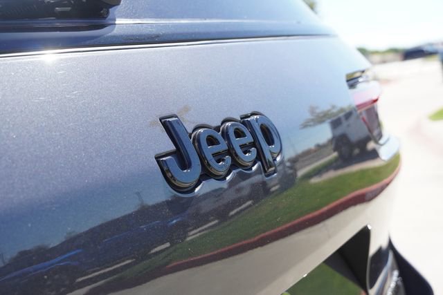 Used 2024 Jeep Grand Cherokee L Limited w/ Black Appearance Package image 12