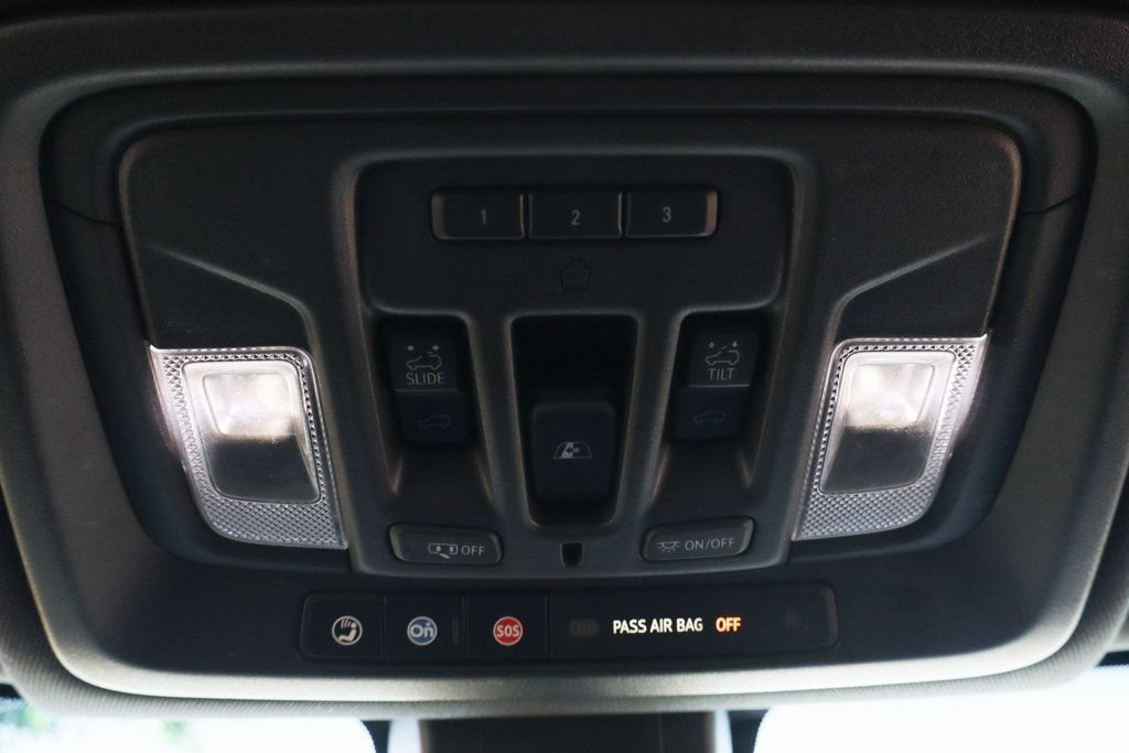 Used 2021 Chevrolet Silverado 1500 High Country w/ Technology Package AWD/4WD image 27