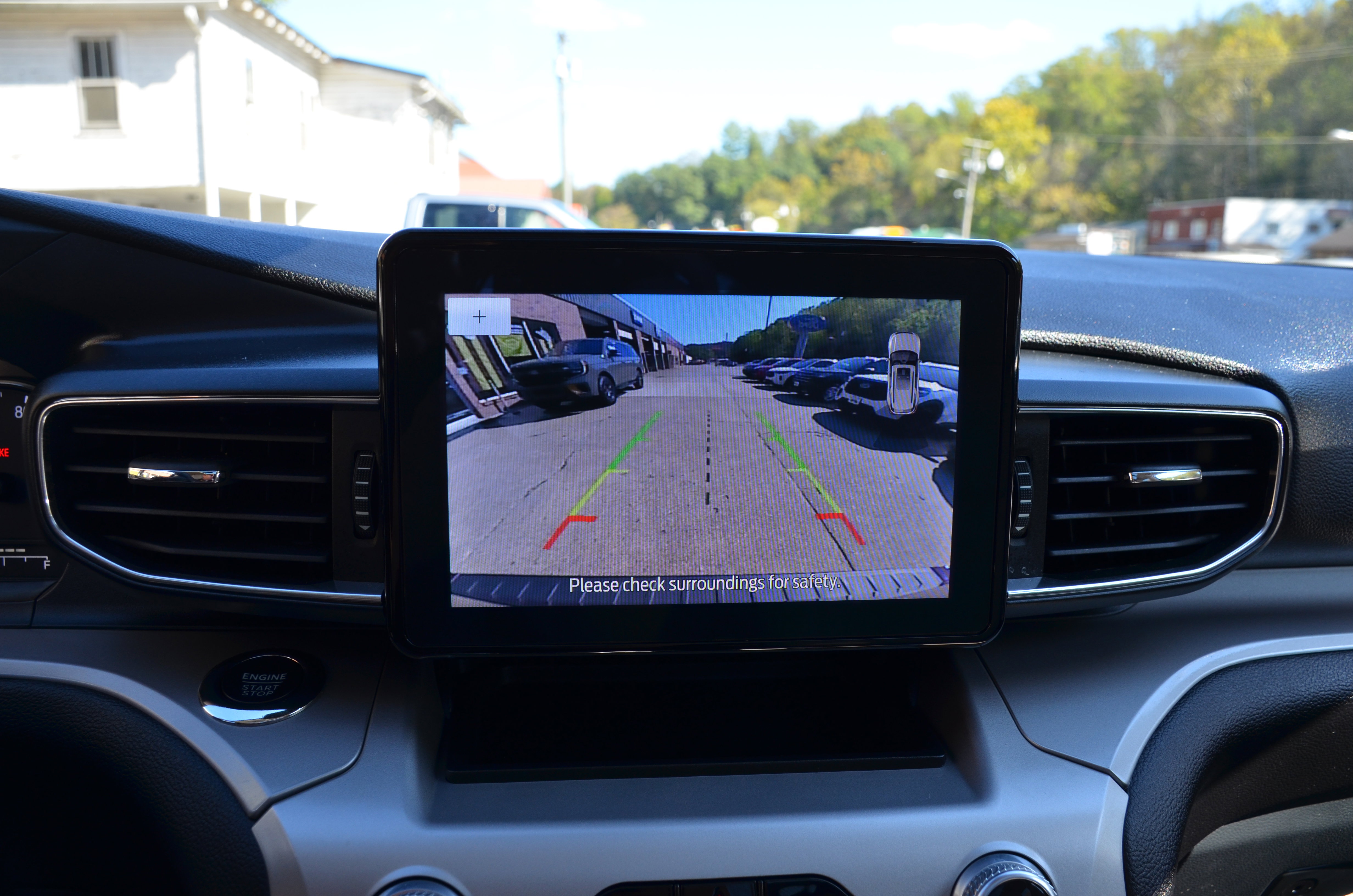 Used 2022 Ford Explorer XLT w/ Equipment Group 202A image 11