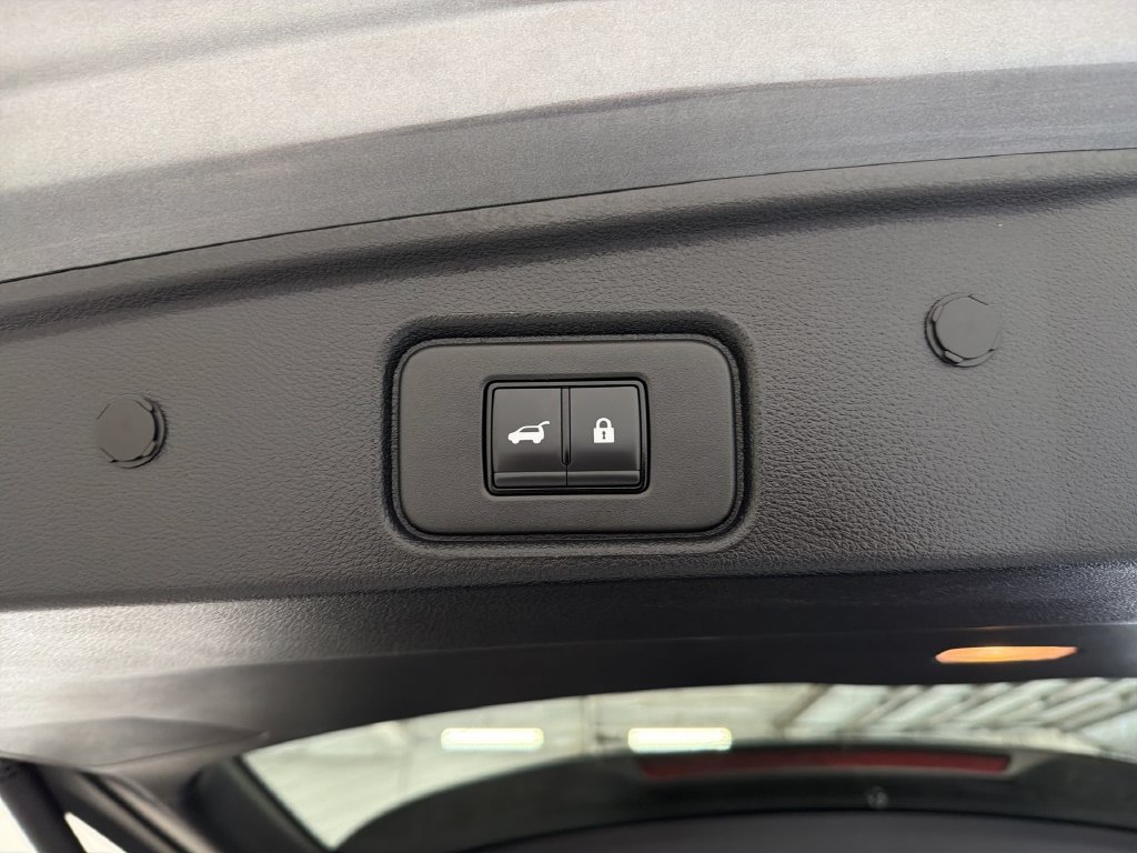 Certified 2025 Nissan Pathfinder SL AWD/4WD image 17