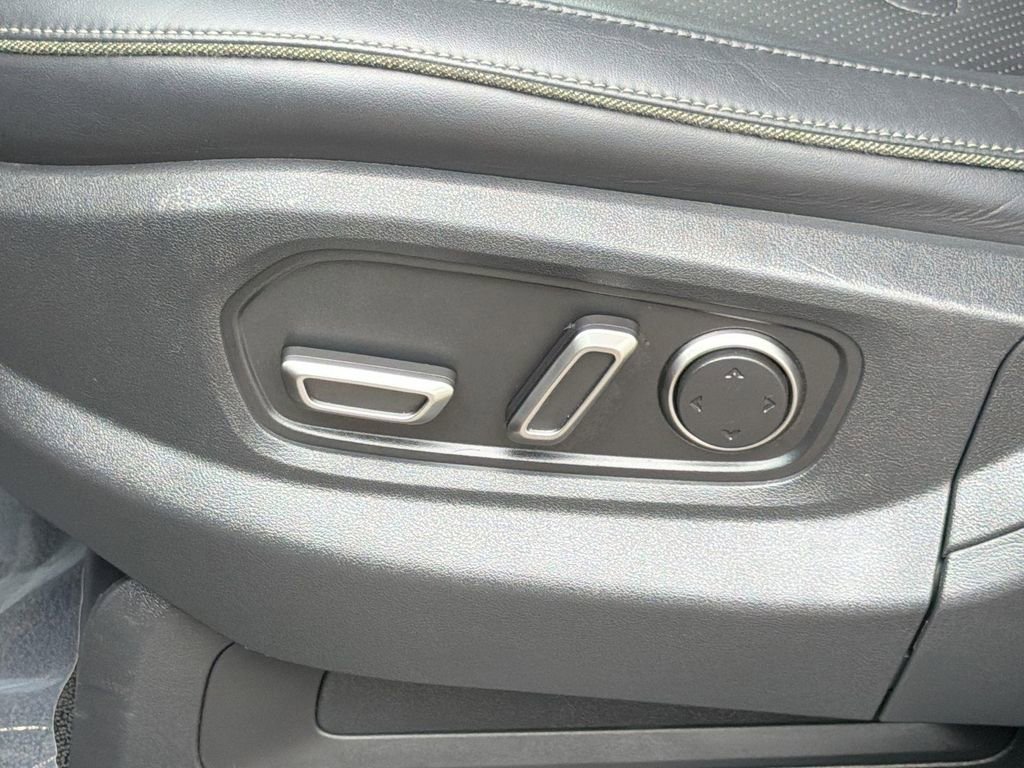 Used 2024 Rivian R1S Adventure AWD/4WD image 24