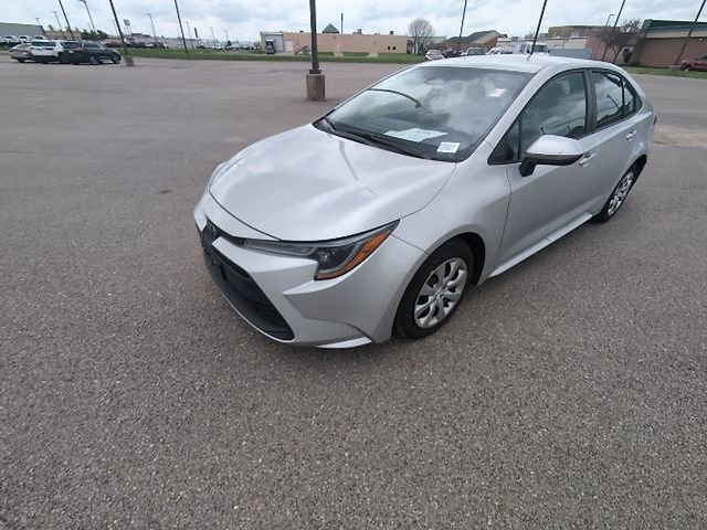 Used 2025 Toyota Corolla LE image 15
