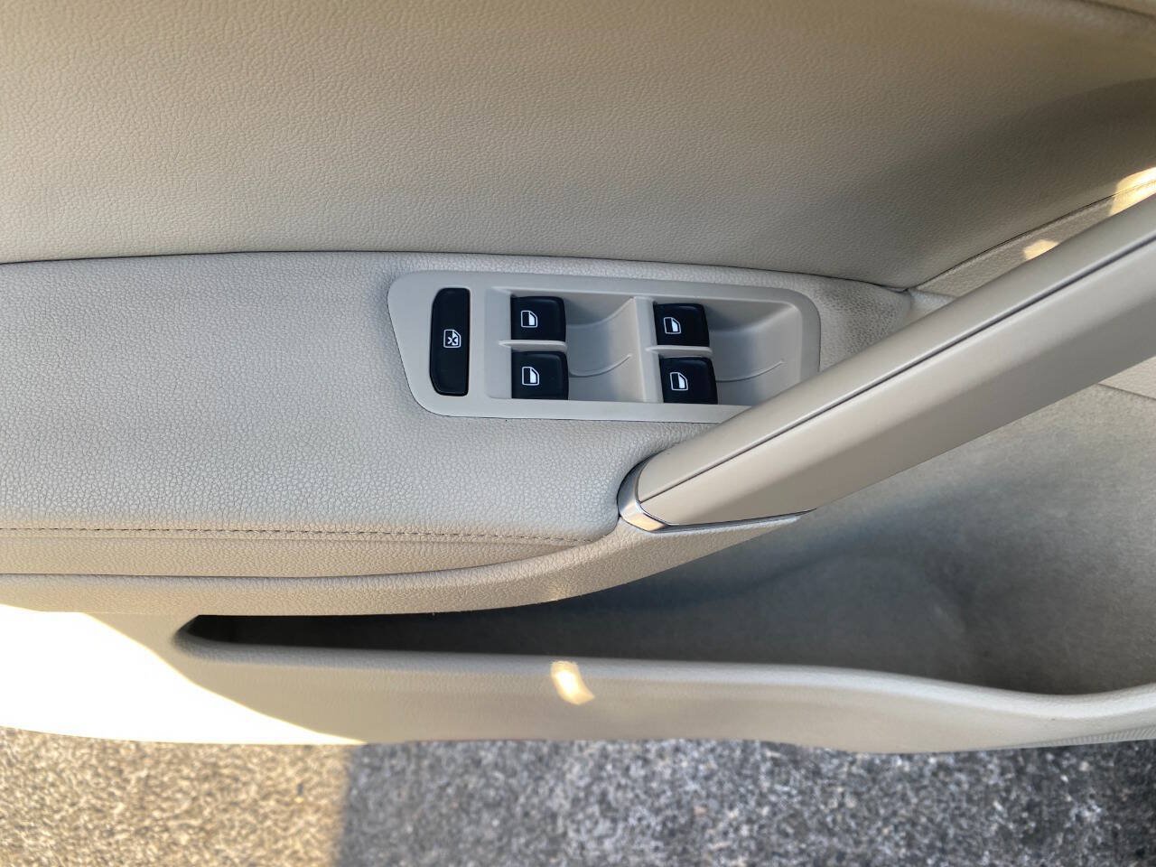 Used 2015 Volkswagen Golf TDI SE FWD image 12