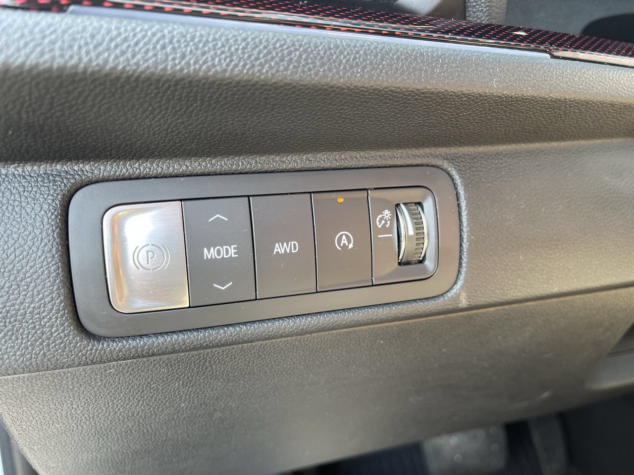 Used 2025 Chevrolet Traverse Z71 w/ LPO, Floor Liner Package AWD/4WD image 18