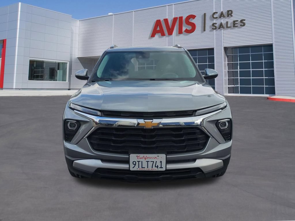 Used 2025 Chevrolet TrailBlazer LT AWD/4WD image 2