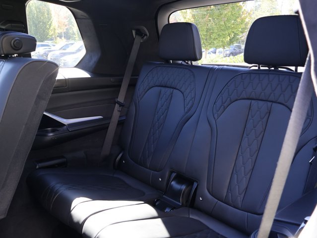 Used 2025 BMW X7 M60i AWD/4WD image 21