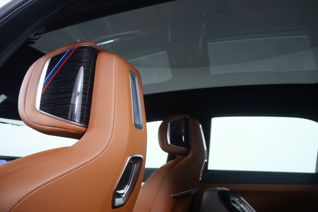 Certified 2025 BMW 740i image 19