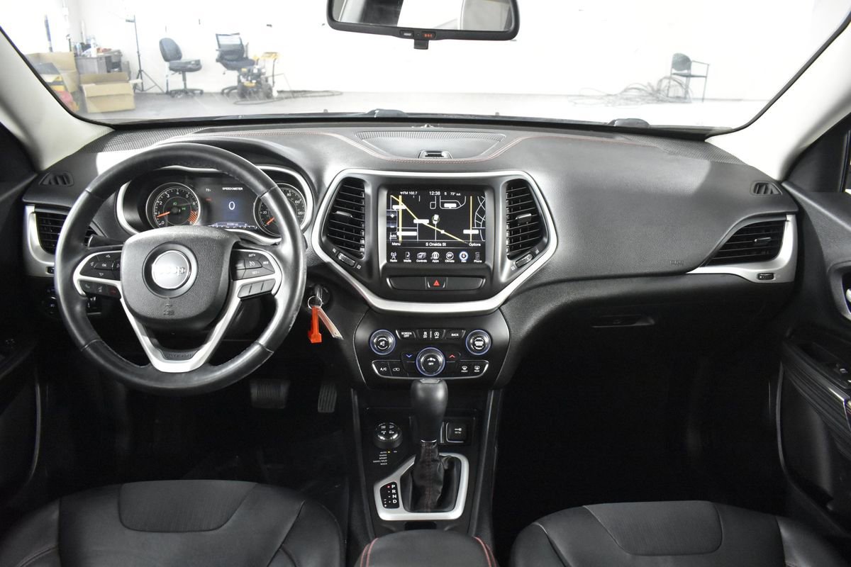Used 2015 Jeep Cherokee Trailhawk w/ Cold Weather Group image 10