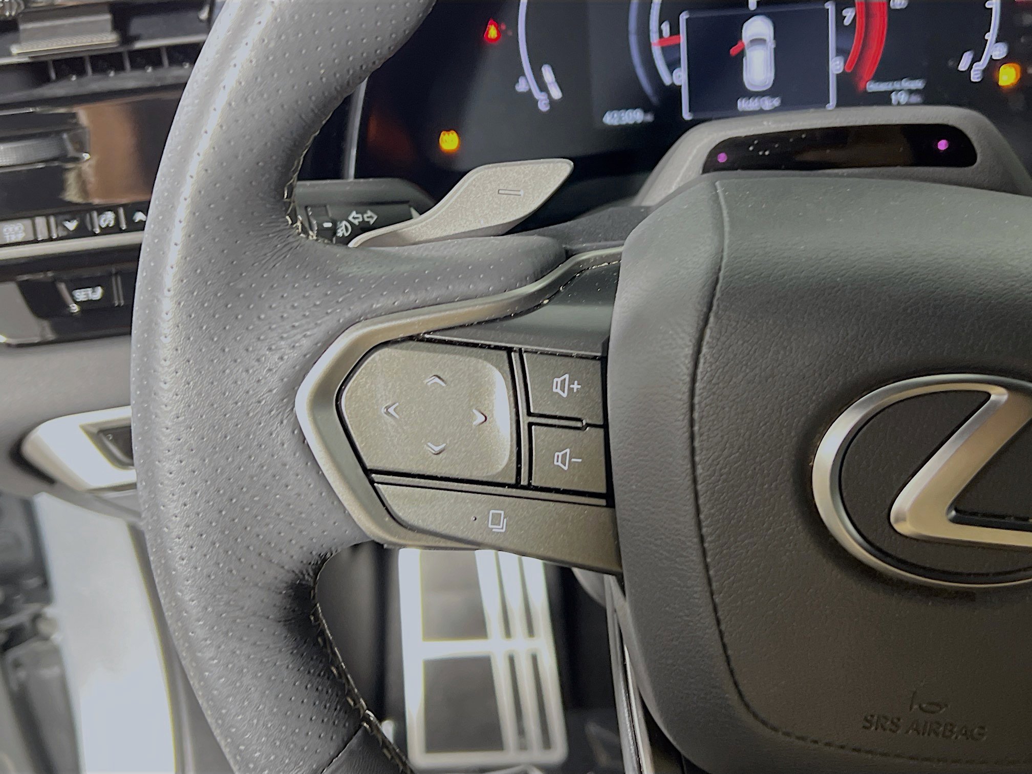 Used 2023 Lexus RX 350 F Sport w/ Cold Area Package image 19