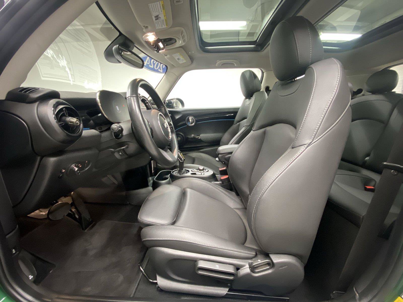 Used 2024 MINI Cooper SE FWD image 17