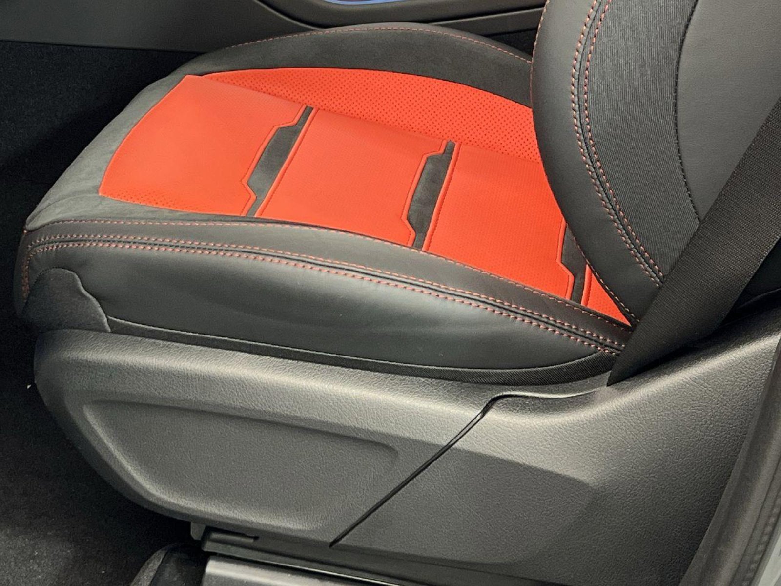 New 2025 Mercedes-Benz GLE 63 AMG S image 12