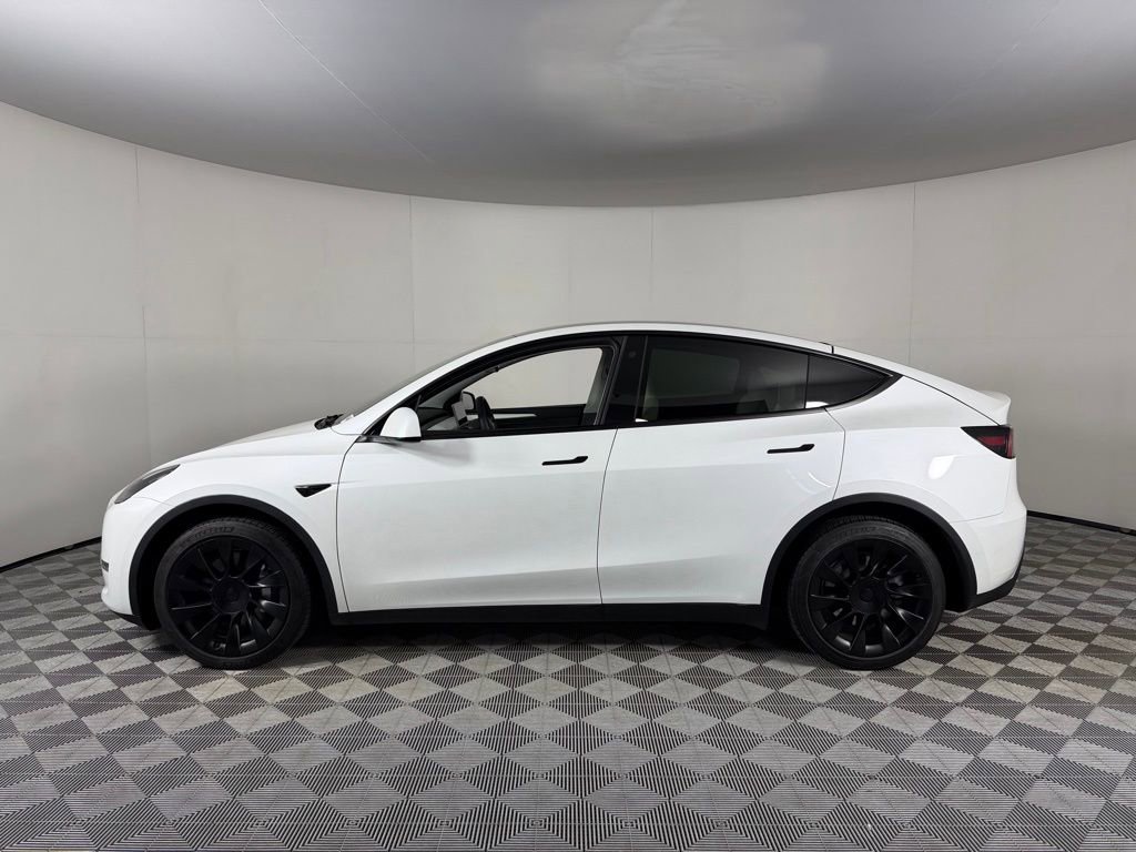 Used 2023 Tesla Model Y Long Range image 10