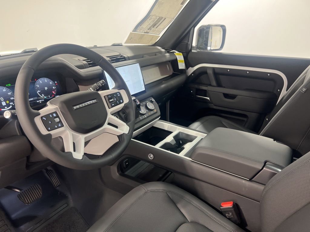 Used 2025 Land Rover Defender 90 S AWD/4WD image 10